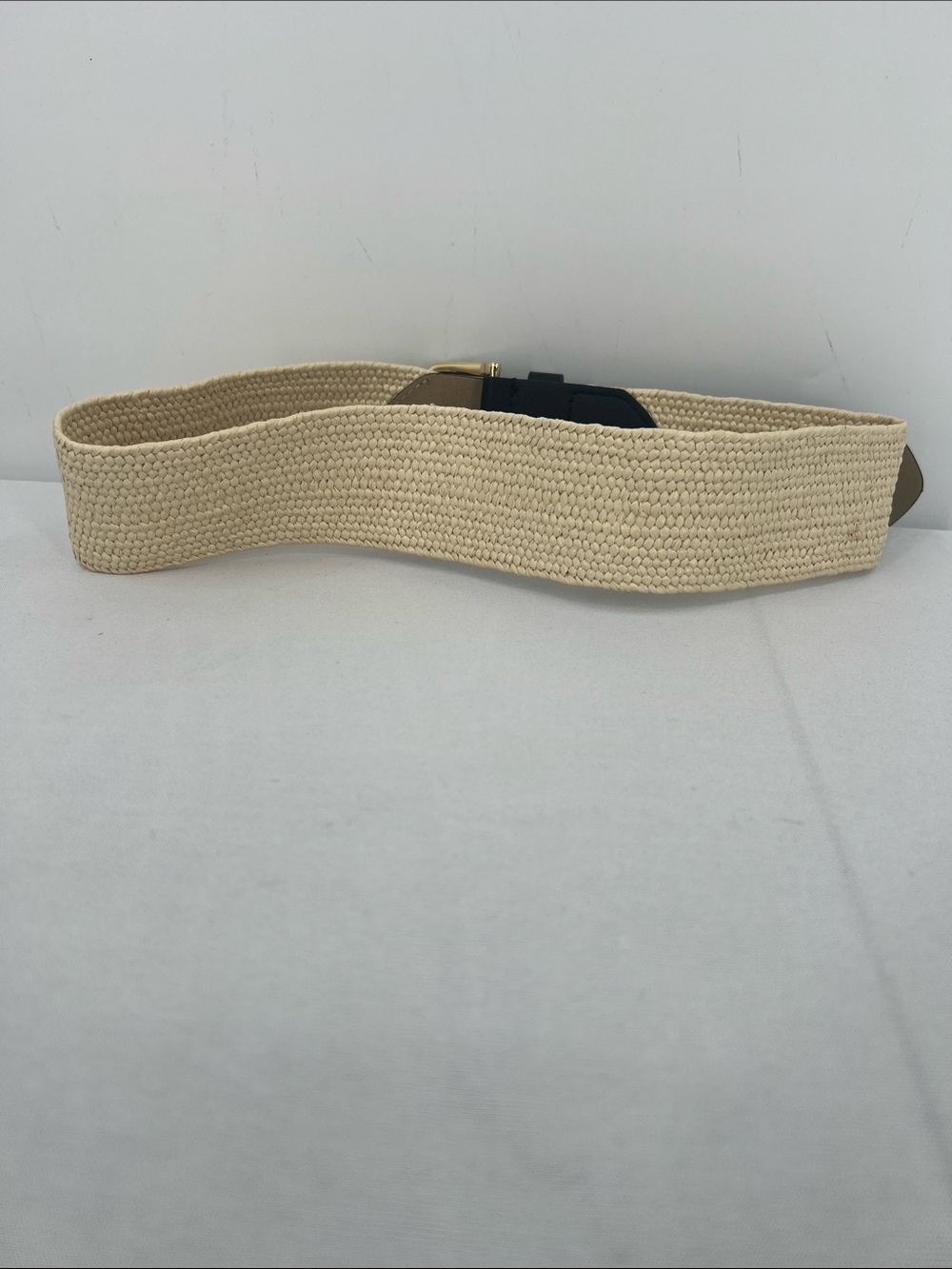 Cream straw Belt with Black Trim and Gold Buckle - Picture 3 of 5